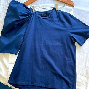 MAAC LONDON RICH DARK NAVY BLUE "DRAMATIC SLEEVE" T SHIRT! Size L.